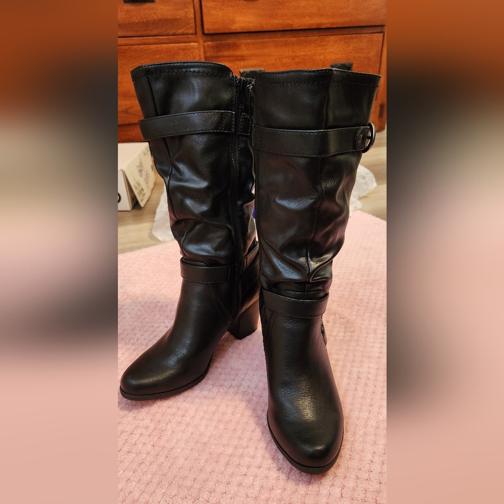 White Mountain Woman's Boots